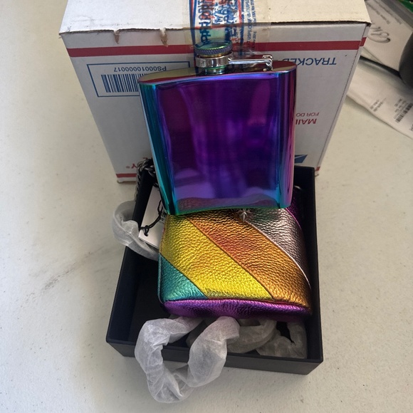 Kurt Geiger London Kensington Metallic Leather Flask - Picture 8 of 13